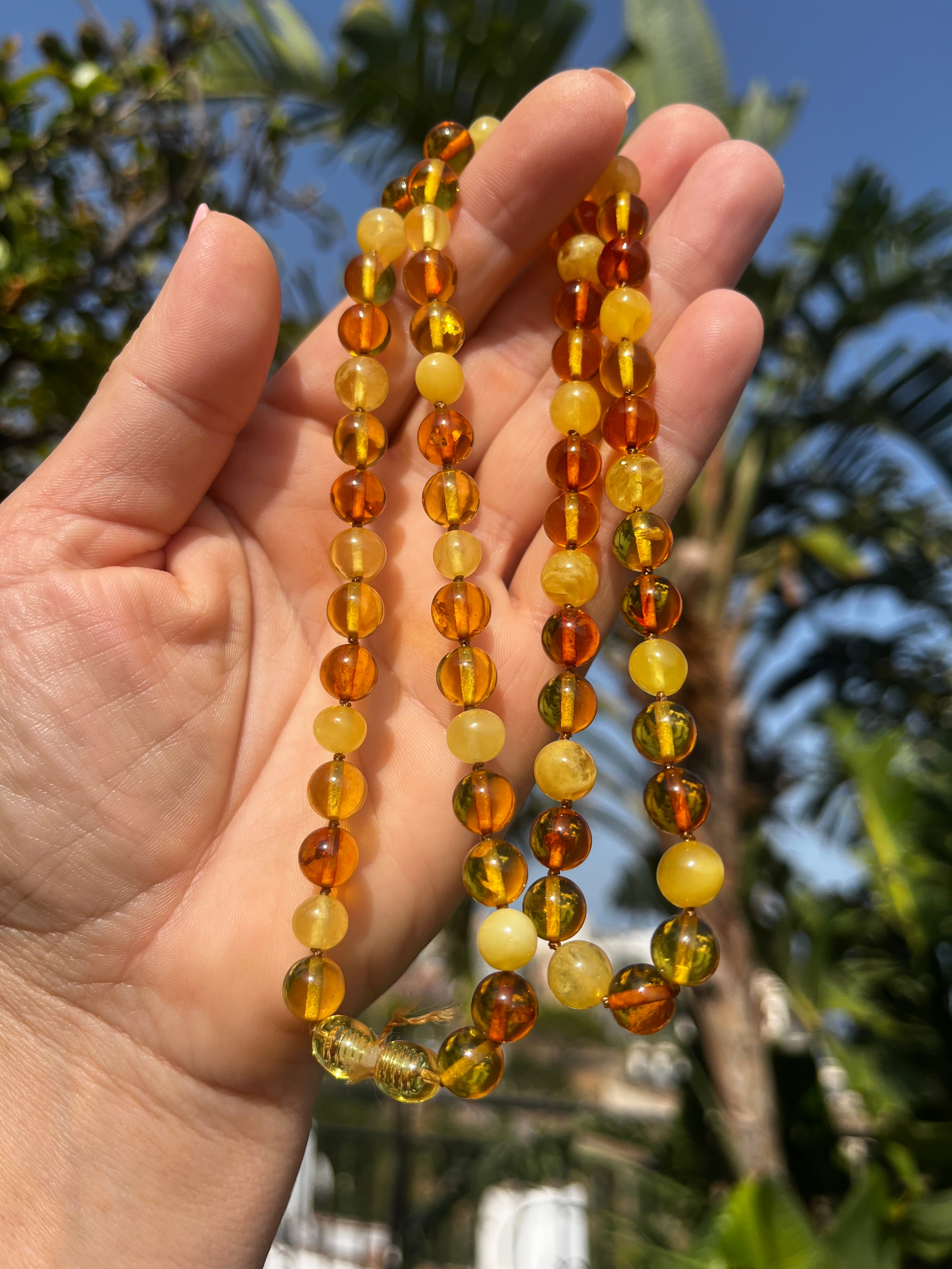 Natural Baltic Amber Necklace – 60 cm | 8 mm Beads