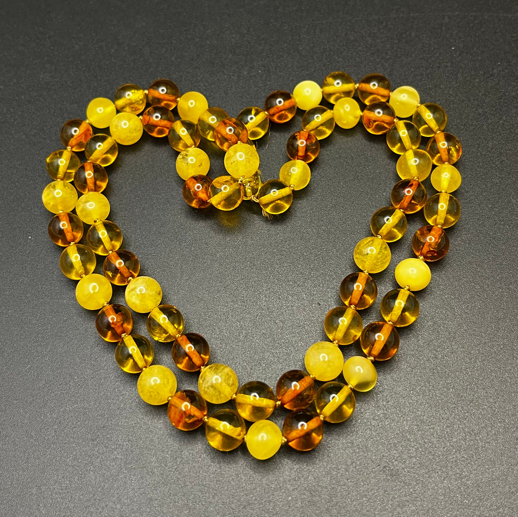 Natural Baltic Amber Necklace – 60 cm | 8 mm Beads