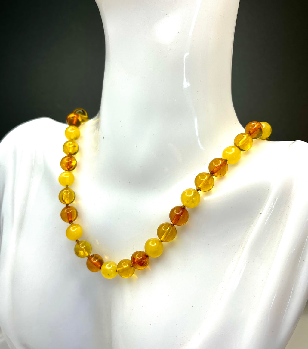 Natural Baltic Amber Necklace – 60 cm | 8 mm Beads